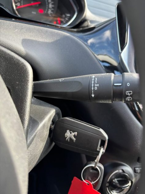 PEUGEOT 208 I 1.2 PURETECH 2015