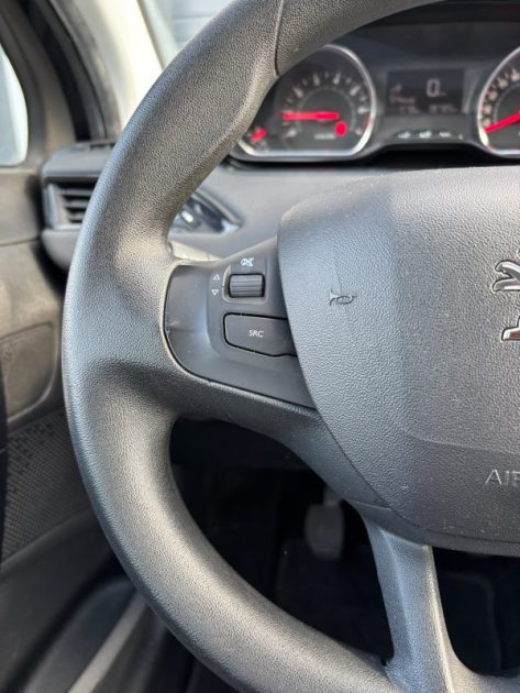 PEUGEOT 208 I 1.2 PURETECH 2015