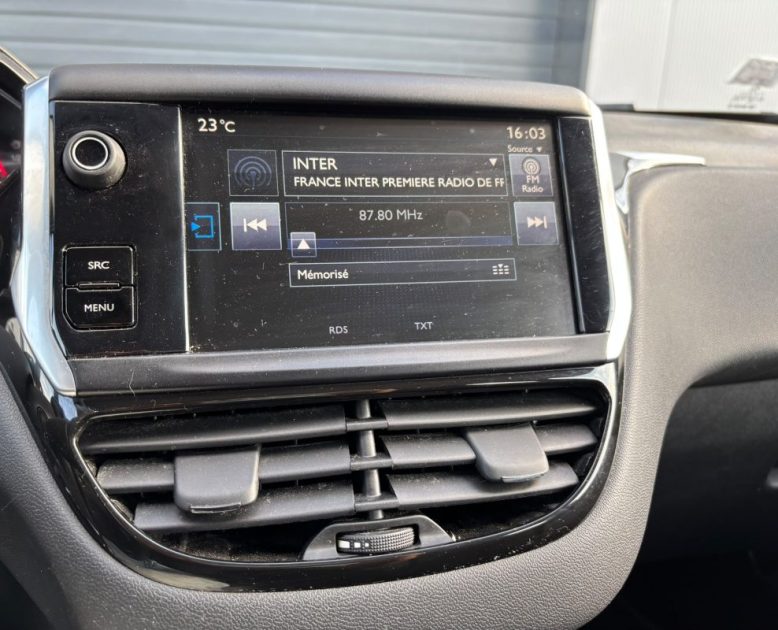 PEUGEOT 208 I 1.2 PURETECH 2015