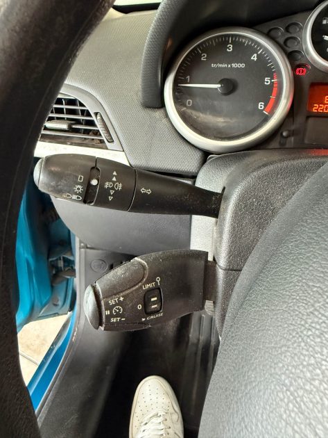 PEUGEOT 207 1.4 HDI 68ch - DISTRIBUTION NEUVE - RÉVISÉE - GARANTIE 3 MOIS