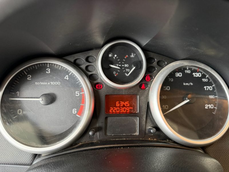 PEUGEOT 207 1.4 HDI 68ch - DISTRIBUTION NEUVE - RÉVISÉE - GARANTIE 3 MOIS