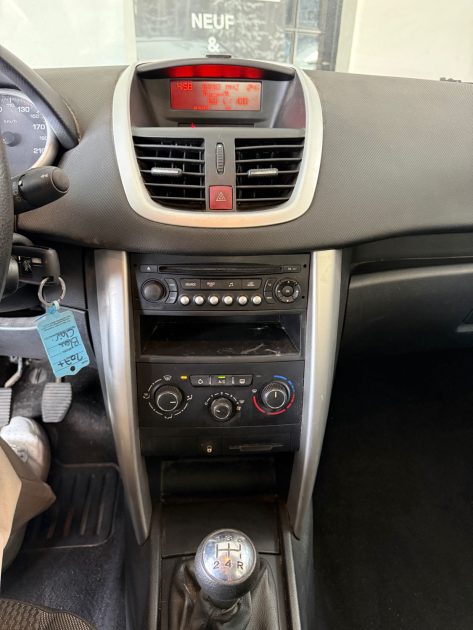 PEUGEOT 207 1.4 HDI 68ch - DISTRIBUTION NEUVE - RÉVISÉE - GARANTIE 3 MOIS