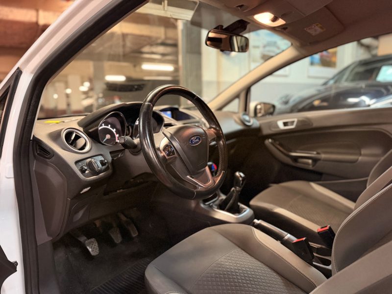FORD FIESTA VI 1.25 82ch TITANIUM 