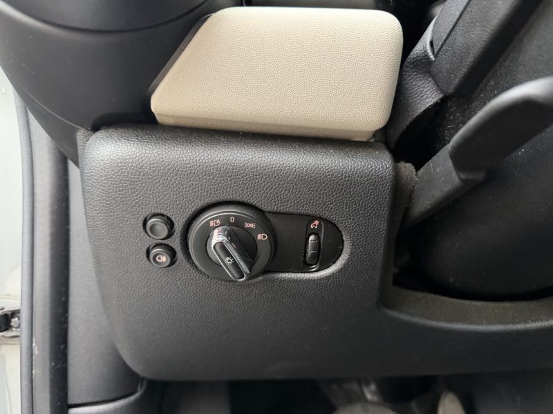 MINI Cooper 136 ch BVA7 – Finition BLACKFRIARS- Toit ouvrant - Caméra - ENTRETIEN COMPLET