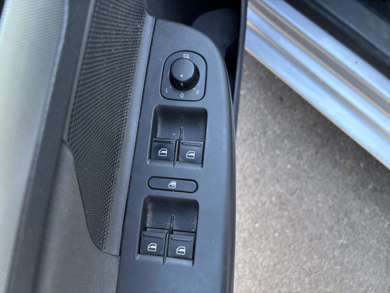 VOLKSWAGEN GOLF V 1.6 2007
