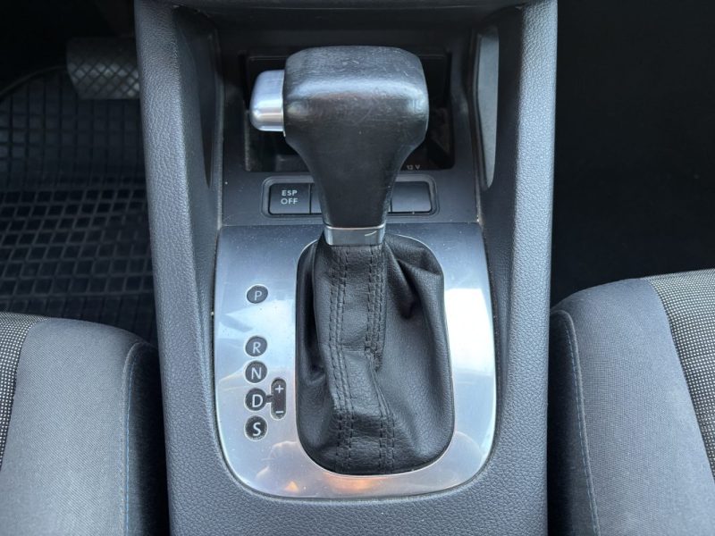 VOLKSWAGEN GOLF V 1.6 2007