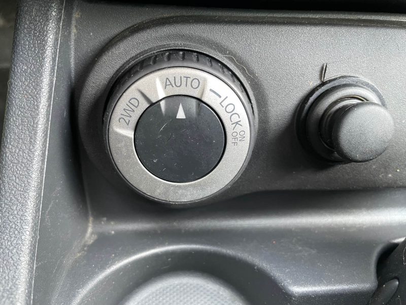DACIA DUSTER 1.5 DCI 110 CH 4X4 LAUREATE 2012