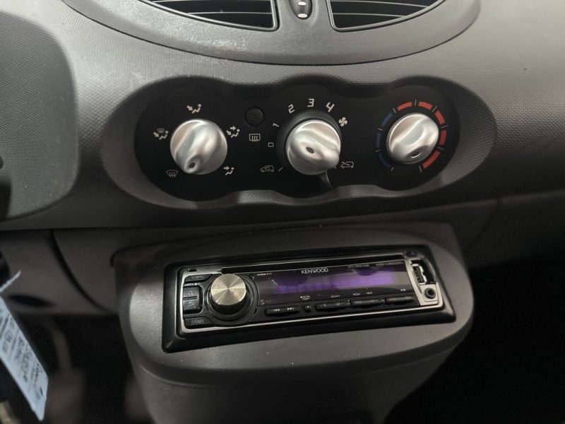 RENAULT TWINGO II 1.2 75 16V AUTHENTIQUE 2012