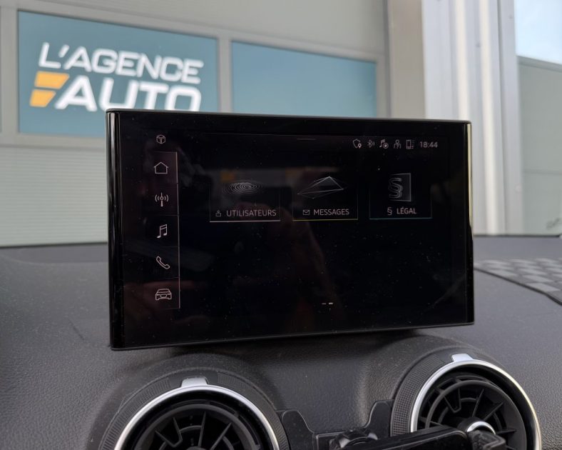 AUDI Q2 35 TFSI 150CH - S LINE - Toit ouvrant - 1er main - Couleur exclusive - Garantie Audi