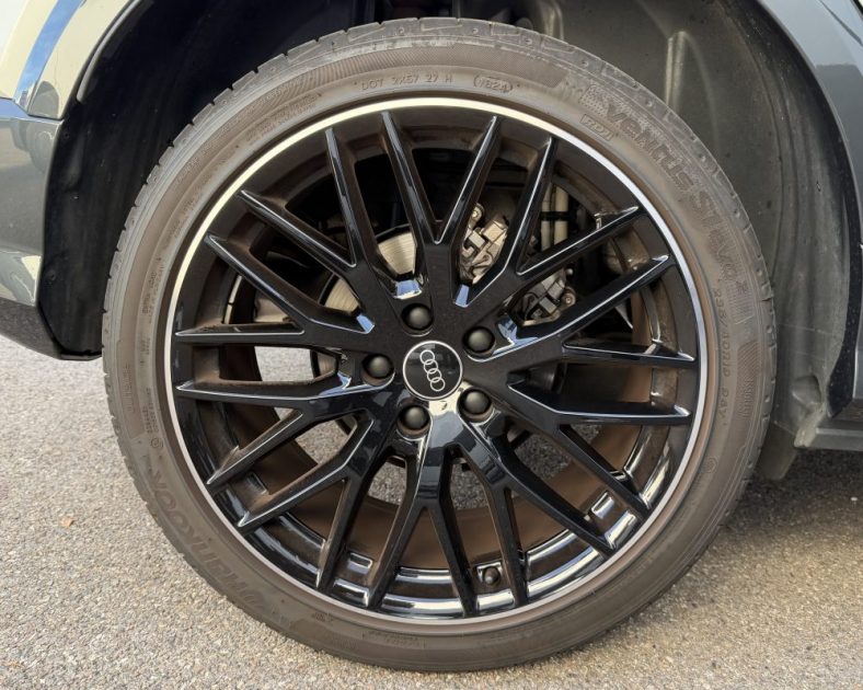 AUDI Q2 35 TFSI 150CH - S LINE - Toit ouvrant - 1er main - Couleur exclusive - Garantie Audi