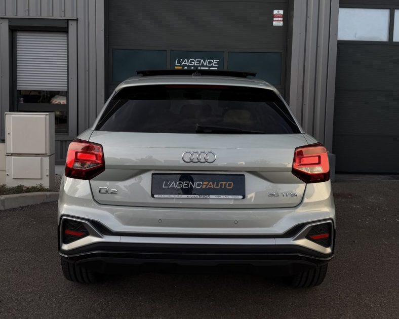 AUDI Q2 35 TFSI 150CH - S LINE - Toit ouvrant - 1er main - Couleur exclusive - Garantie Audi