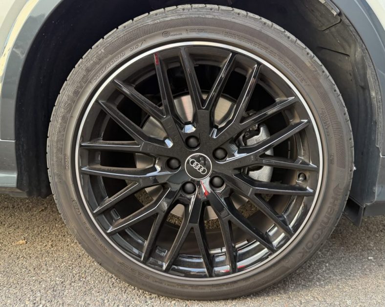 AUDI Q2 35 TFSI 150CH - S LINE - Toit ouvrant - 1er main - Couleur exclusive - Garantie Audi