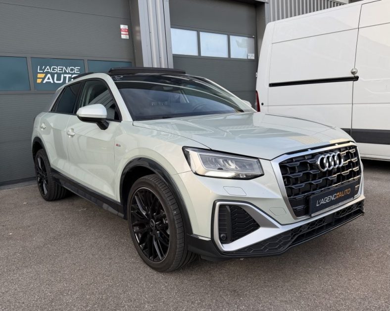 AUDI Q2 35 TFSI 150CH - S LINE - Toit ouvrant - 1er main - Couleur exclusive - Garantie Audi