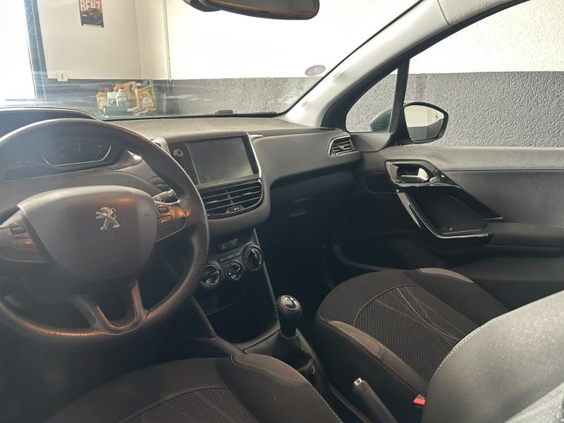 PEUGEOT 208 ACTIVE 1.2 VTI 82
