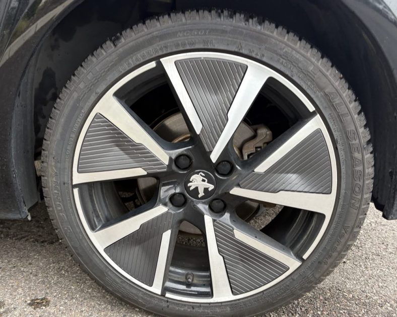 Peugeot e-208 GT 100% Électrique 2020 — Entretien COMPLET - Batterie GARANTIE - Pneus avant neuf
