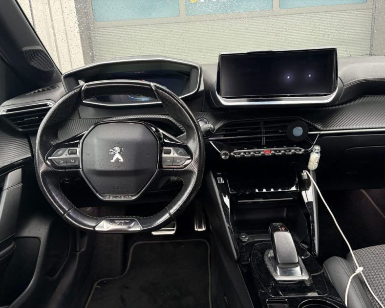 Peugeot e-208 GT 100% Électrique 2020 — Entretien COMPLET - Batterie GARANTIE - Pneus avant neuf