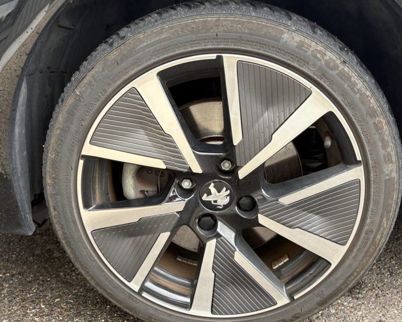 Peugeot e-208 GT 100% Électrique 2020 — Entretien COMPLET - Batterie GARANTIE - Pneus avant neuf