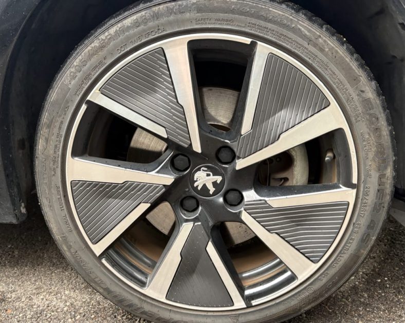 Peugeot e-208 GT 100% Électrique 2020 — Entretien COMPLET - Batterie GARANTIE - Pneus avant neuf