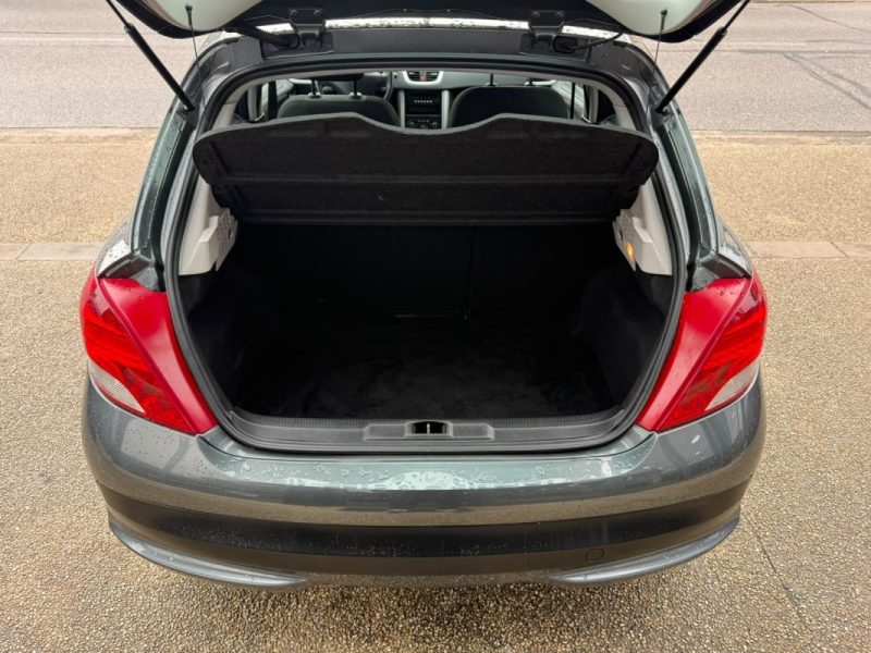 Peugeot 207+ 1.4 HDI 68Ch