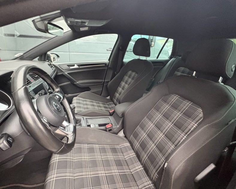 Volkswagen Golf VII 2.0 GTD 184ch 2016 — DISTRIBUTION NEUVE - 2 pneus neufs 