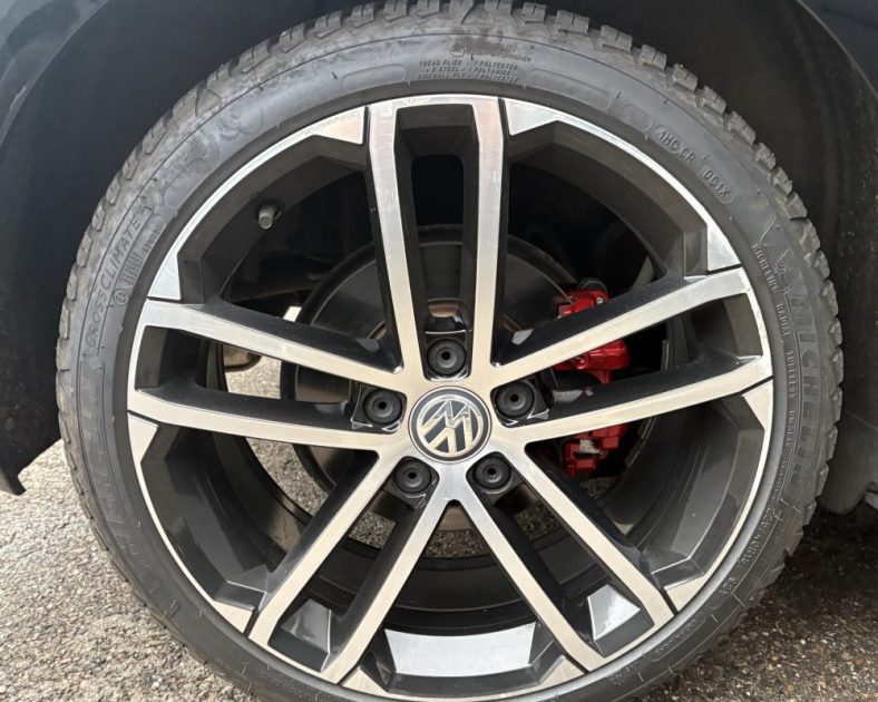 Volkswagen Golf VII 2.0 GTD 184ch 2016 — DISTRIBUTION NEUVE - 2 pneus neufs 