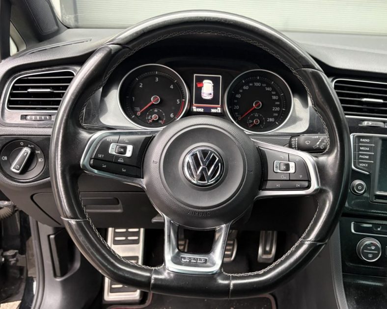 Volkswagen Golf VII 2.0 GTD 184ch 2016 — DISTRIBUTION NEUVE - 2 pneus neufs 