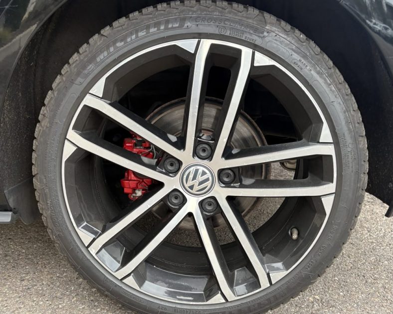 Volkswagen Golf VII 2.0 GTD 184ch 2016 — DISTRIBUTION NEUVE - 2 pneus neufs 