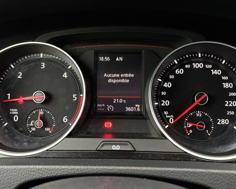 Volkswagen Golf VII 2.0 GTD 184ch 2016 — DISTRIBUTION NEUVE - 2 pneus neufs 