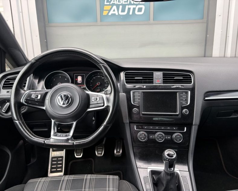 Volkswagen Golf VII 2.0 GTD 184ch 2016 — DISTRIBUTION NEUVE - 2 pneus neufs 
