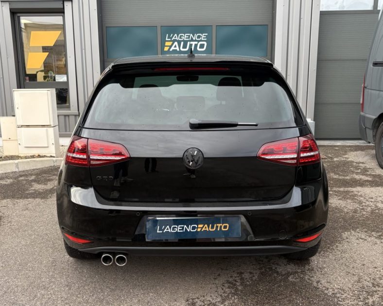 Volkswagen Golf VII 2.0 GTD 184ch 2016 — DISTRIBUTION NEUVE - 2 pneus neufs 