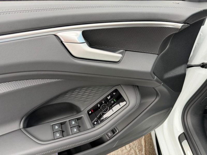 AUDI A6 AVANT 40 TDI S-LINE 204CH 