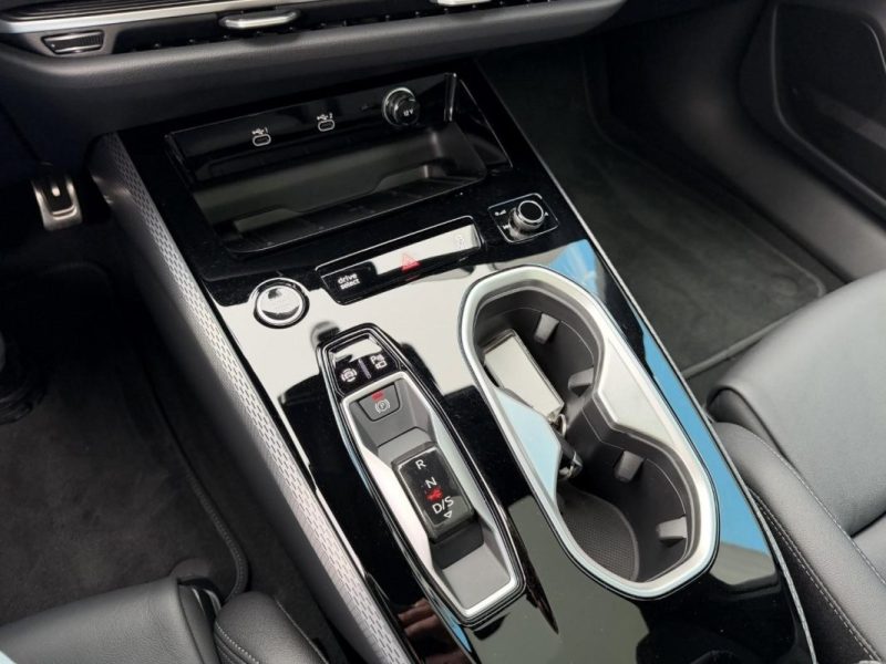 AUDI A6 AVANT 40 TDI S-LINE 204CH 