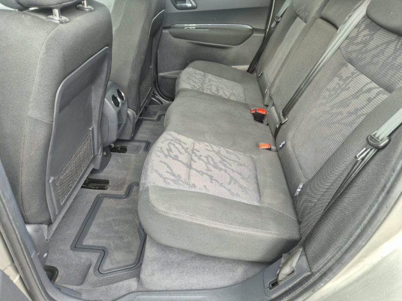 PEUGEOT 3008 1.6 HDI 110 ch