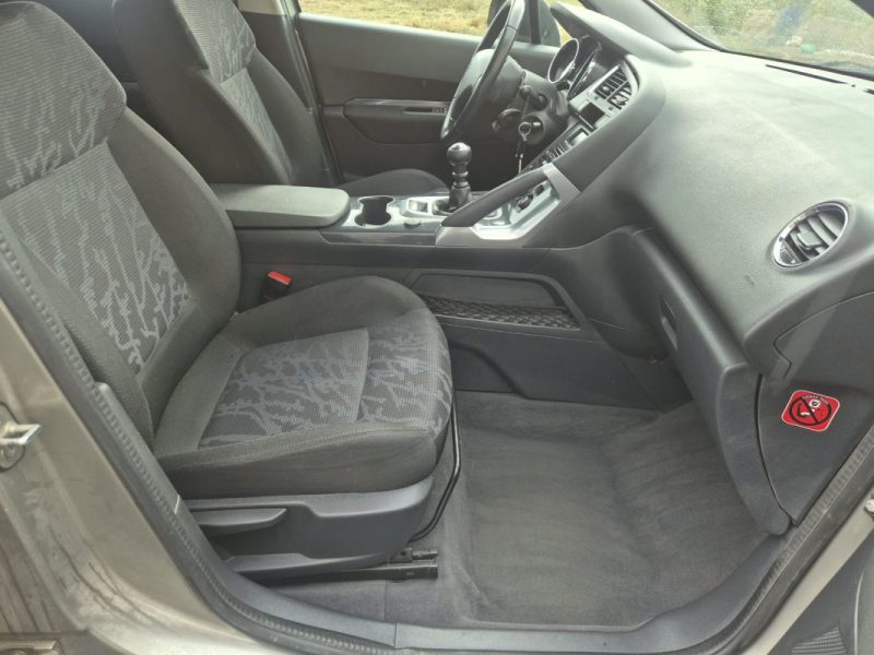 PEUGEOT 3008 1.6 HDI 110 ch