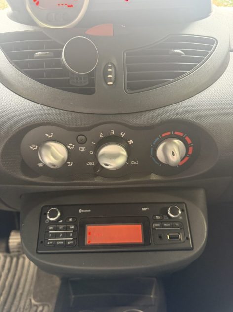 RENAULT TWINGO 1 2012 - 182 020Kms - Distrib ok - Premier Main