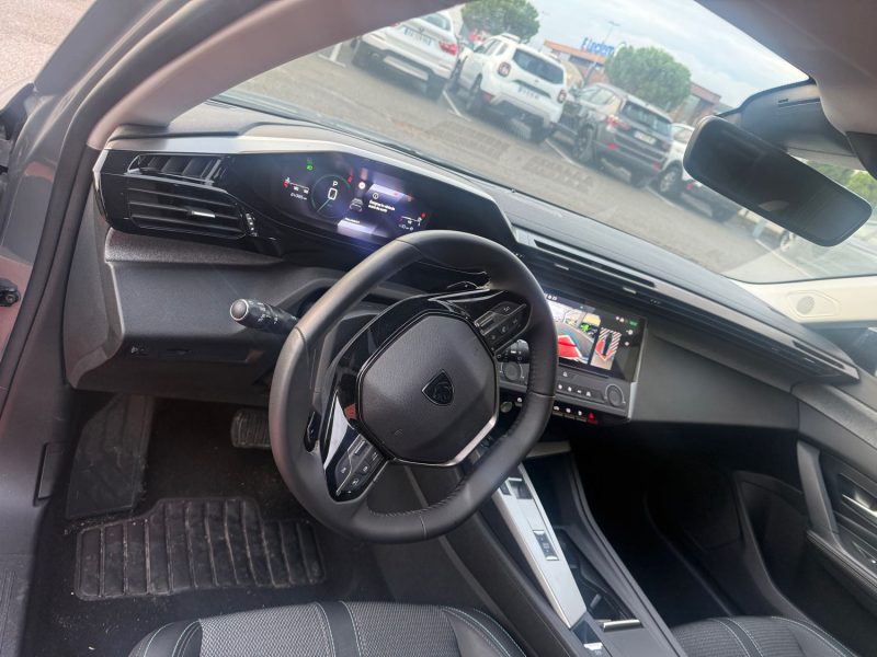 PEUGEOT 308 III BLUEHDI 130 ETA8 ALLURE 2025