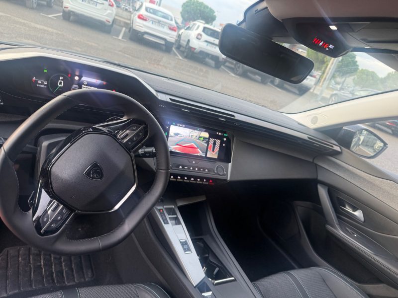 PEUGEOT 308 III BLUEHDI 130 ETA8 ALLURE 2025