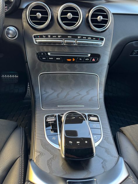 MERCEDES GLC COUPE COUPE SPORTLINE 220D 4MATIC 9G-TRONIC/ATTELAGE SUIVI MERCEDES GARANTIE 12 MOIS