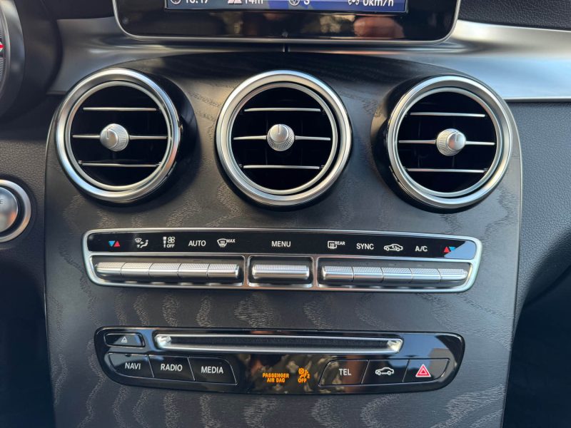 MERCEDES GLC COUPE COUPE SPORTLINE 220D 4MATIC 9G-TRONIC/ATTELAGE SUIVI MERCEDES GARANTIE 12 MOIS