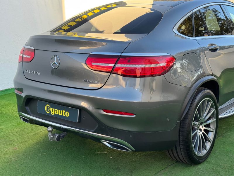 MERCEDES GLC COUPE COUPE SPORTLINE 220D 4MATIC 9G-TRONIC/ATTELAGE SUIVI MERCEDES GARANTIE 12 MOIS