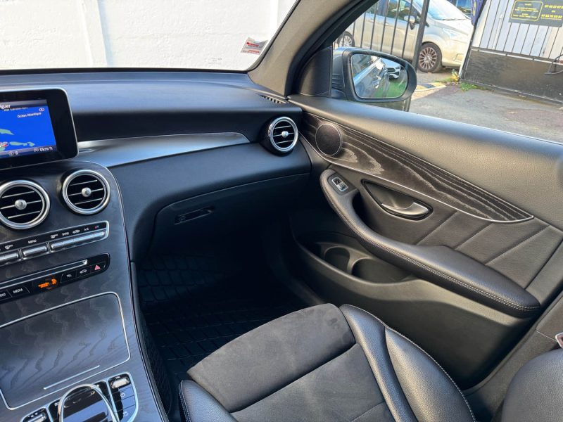 MERCEDES GLC COUPE COUPE SPORTLINE 220D 4MATIC 9G-TRONIC/ATTELAGE SUIVI MERCEDES GARANTIE 12 MOIS