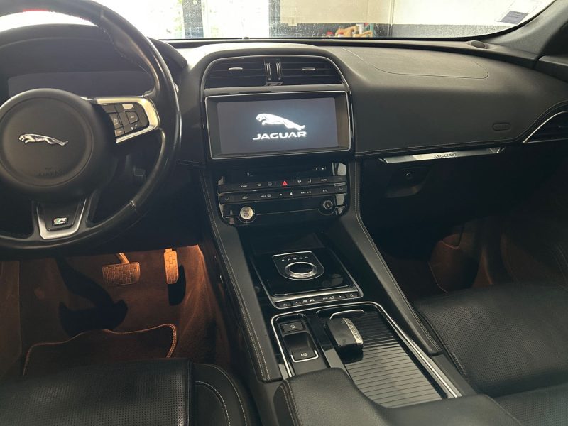 JAGUAR F-PACE R-SPORT 2.0 180 SUPERBE ÉTAT