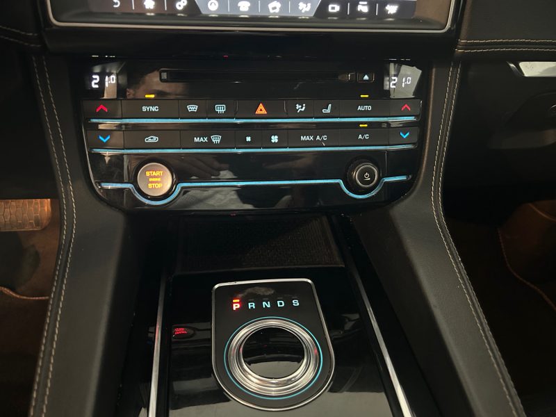 JAGUAR F-PACE R-SPORT 2.0 180 SUPERBE ÉTAT