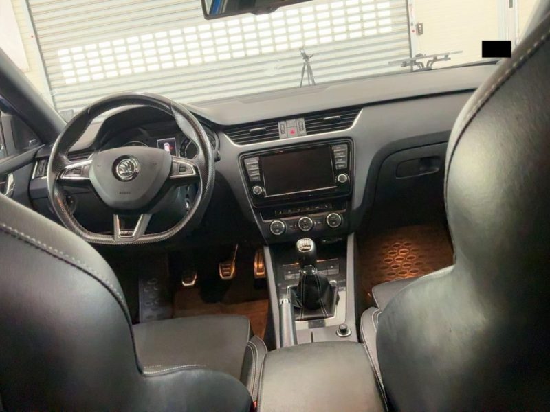 SKODA OCTAVIA COMBI 2.0 TSI 220 RS DSG*PANO*XENON*CUIR