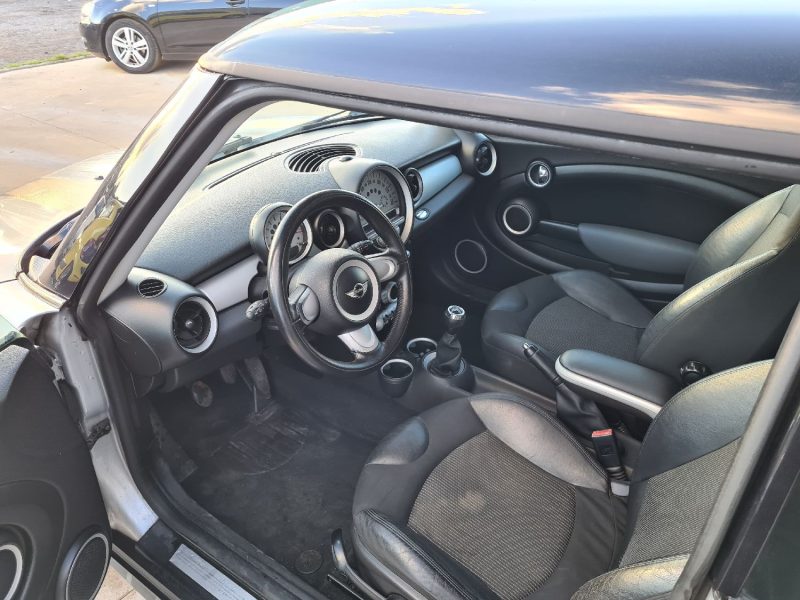 MINI MINI 1.6 COOPER 2010 AVEC SEULEMENT 125000KMS