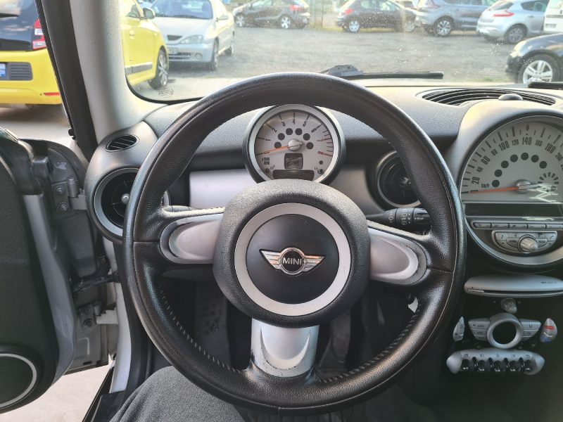 MINI MINI 1.6 COOPER 2010 AVEC SEULEMENT 125000KMS