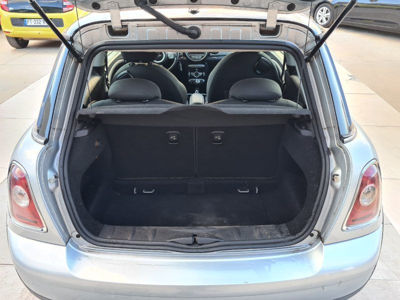 MINI MINI 1.6 COOPER 2010 AVEC SEULEMENT 125000KMS