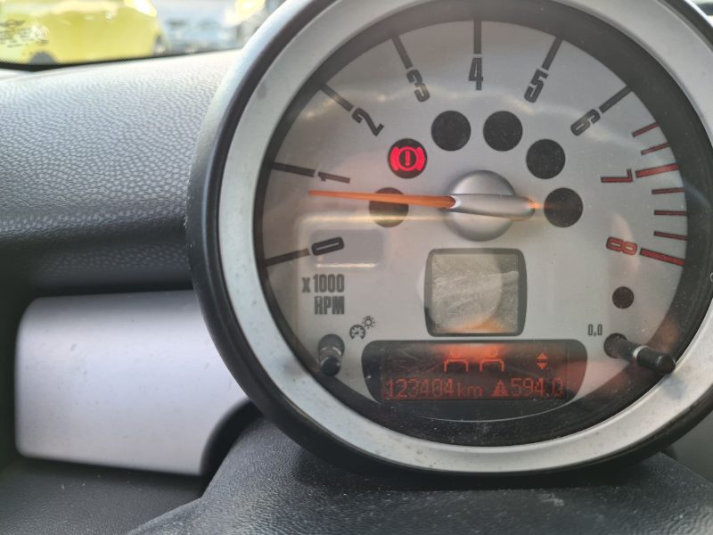 MINI MINI 1.6 COOPER 2010 AVEC SEULEMENT 125000KMS
