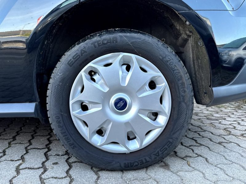 FORD TOURNEO CONNECT 1.6 TDCI 95CH TITANIUM GARANTIE 12 MOIS