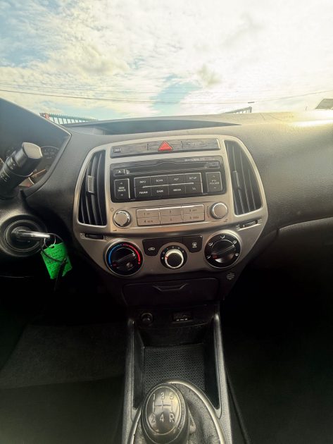 HYUNDAI I20 PHASE 2 5 PORTES 1.2I - 16V 86CV 2014